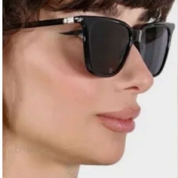 Givenchy Sunglass - Picture 2 of 11